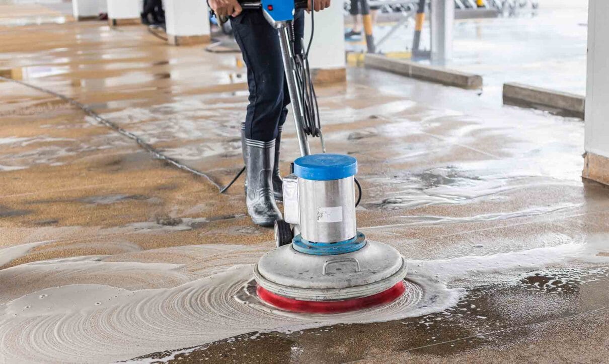 "İnşaat sonrası temizlik hizmetimizle, inşaat tozu ve kalıntılarından arındırılmış hijyenik ve temiz alanlar sağlıyoruz. Profesyonel ekiplerimiz her yüzeyi titizlikle temizler