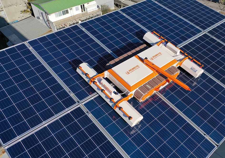 Güneş paneli temizliği ile panellerinizin verimliliğini artırın. Uzman ekibimiz, güvenli ve etkili temizlik çözümleriyle güneş panellerinizi uzun ömürlü hale getirir