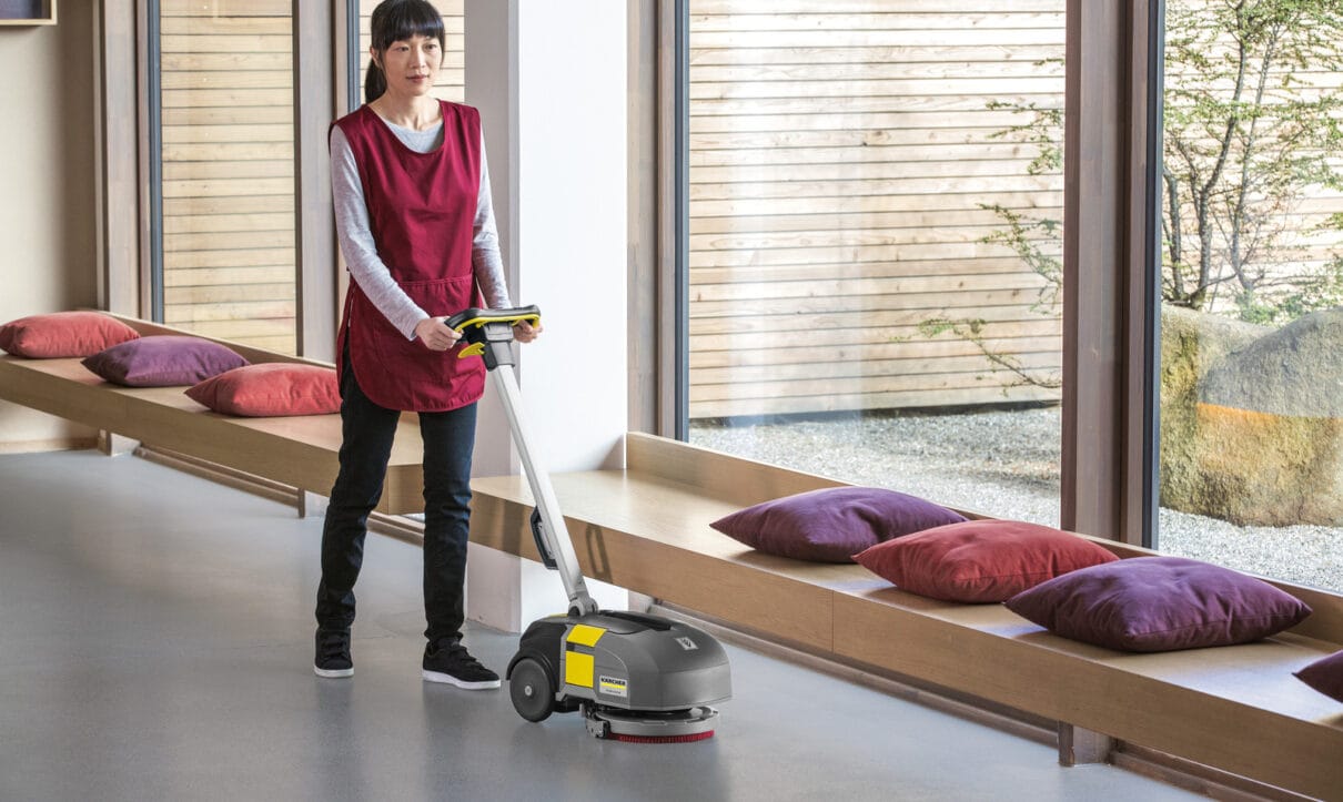 Zemin temizliği ve bakım hizmetlerimizle, ofislerden evlere her tür yüzey için profesyonel temizlik ve bakım sunuyoruz. Uzman ekiplerimiz, zeminlerinizi derinlemesine temizler ve uzun süreli bakım sağlar