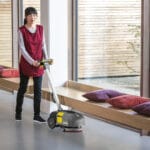 Zemin temizliği ve bakım hizmetlerimizle, ofislerden evlere her tür yüzey için profesyonel temizlik ve bakım sunuyoruz. Uzman ekiplerimiz, zeminlerinizi derinlemesine temizler ve uzun süreli bakım sağlar