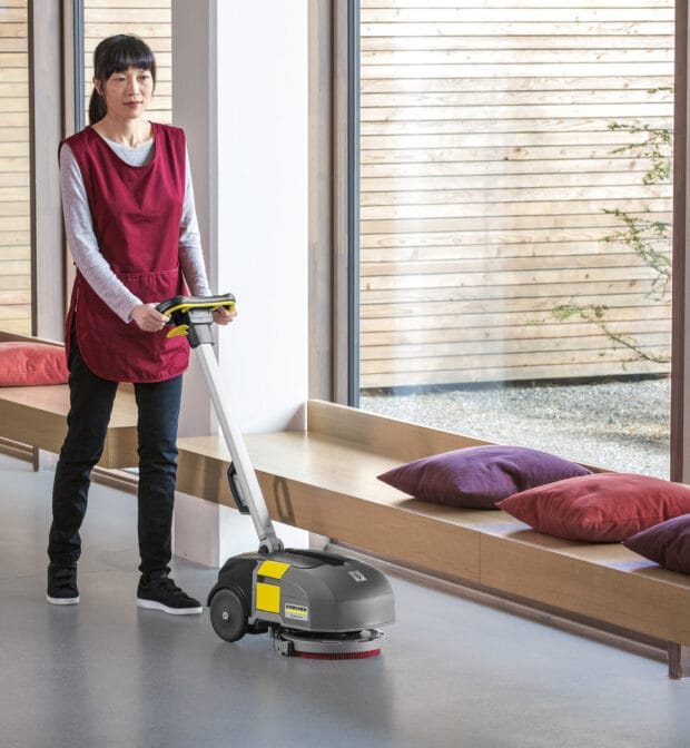 Zemin temizliği ve bakım hizmetlerimizle, ofislerden evlere her tür yüzey için profesyonel temizlik ve bakım sunuyoruz. Uzman ekiplerimiz, zeminlerinizi derinlemesine temizler ve uzun süreli bakım sağlar