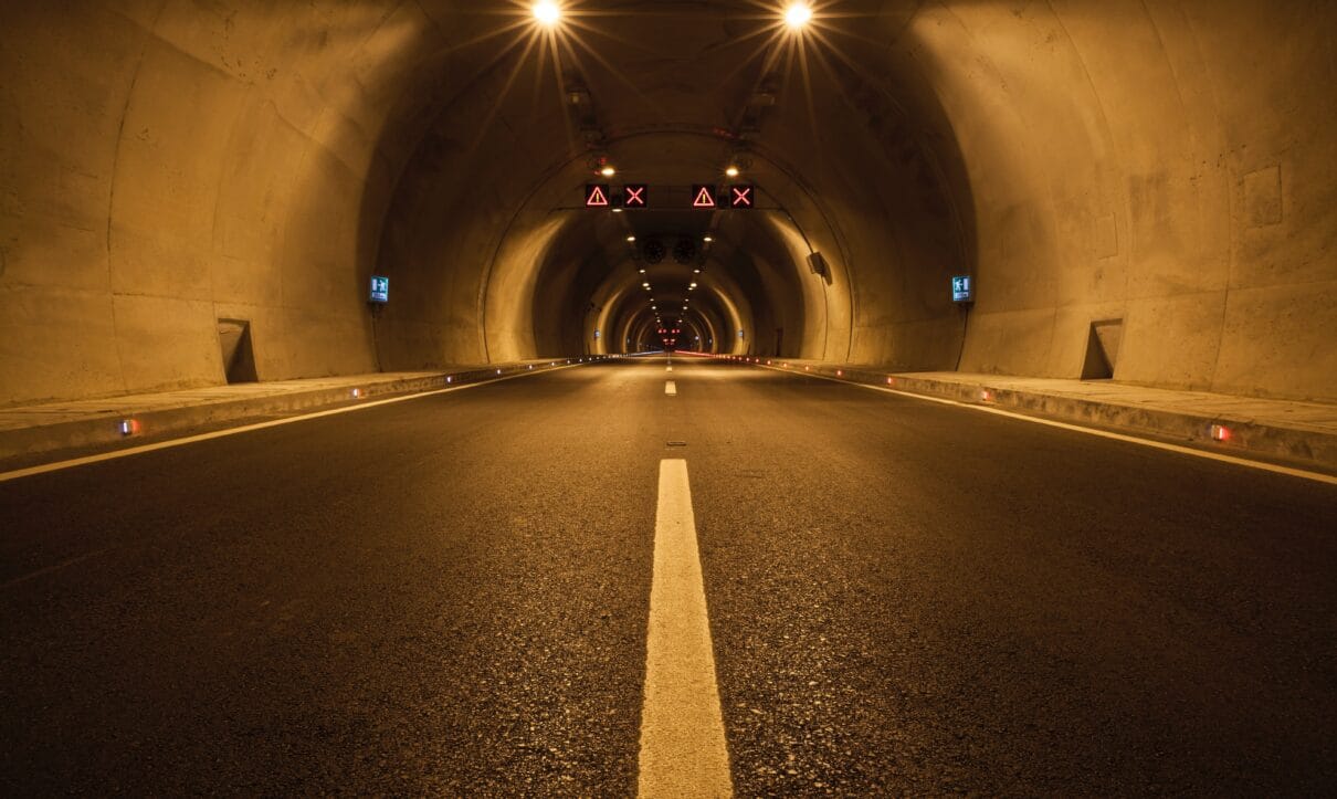 CND temizlik tarafından profesyonelce temizlenmiş bir tünel. Endüstriyel ve büyük alan temizlik hizmetleri