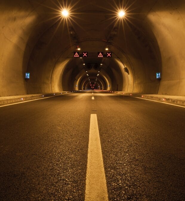 CND temizlik tarafından profesyonelce temizlenmiş bir tünel. Endüstriyel ve büyük alan temizlik hizmetleri